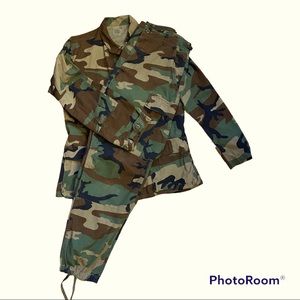 Fatigues Military Issue Combat 2 piece camoflauge